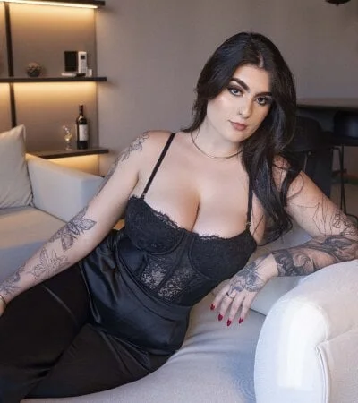 IrisBaker Stripchat Model