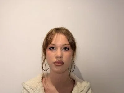 KarieBowery Stripchat Model