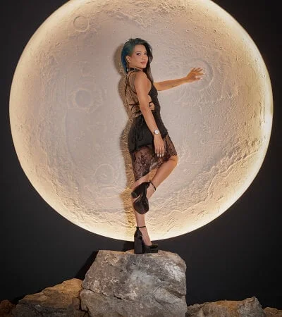 KayraLanne Stripchat Model