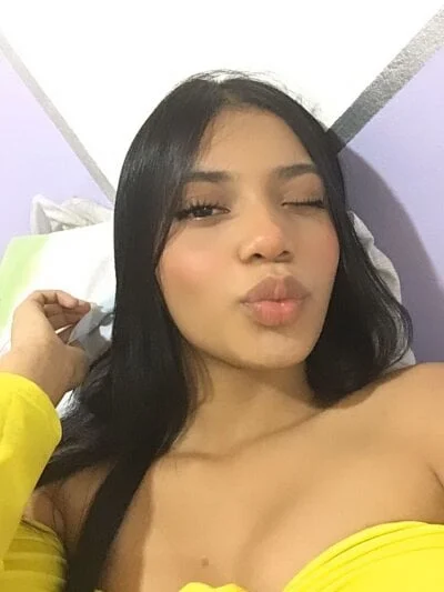 Kloe-squirts Stripchat Model