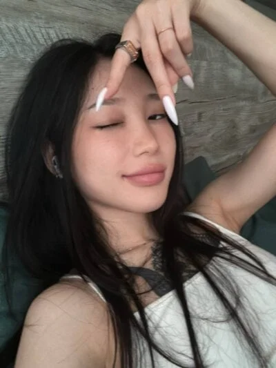 LezlieGreet Stripchat Model