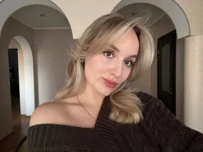 LorinaNhatsavang Stripchat Model