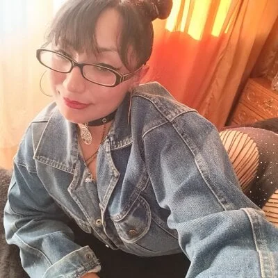 Lucy_jhack Stripchat Model