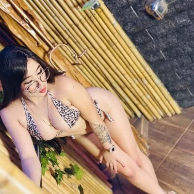 LylaLee111 Stripchat Model