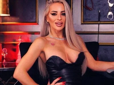 MissEmaDivine Stripchat Model