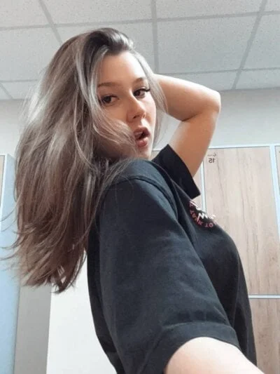 MondoNeko Stripchat Model