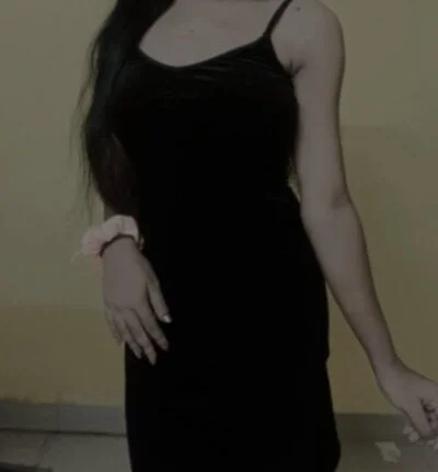 Quun_rosi Stripchat Model