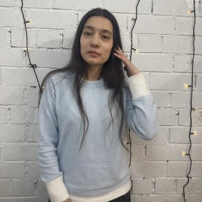 ReynaRhew Stripchat Model