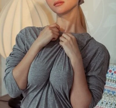 Rose_Olivia Stripchat Model