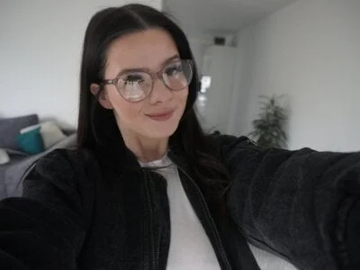 RoxiBlack Stripchat Model