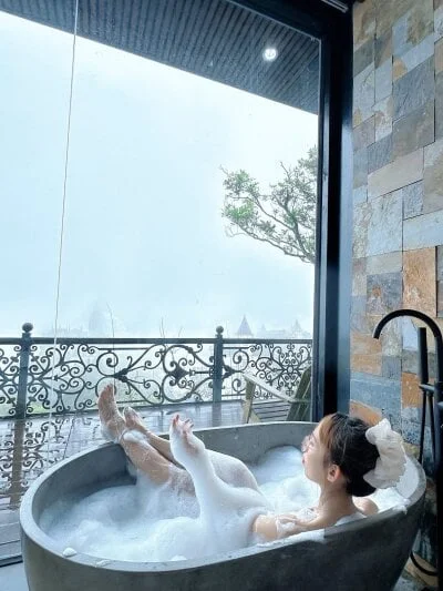 Shenlly Stripchat Model