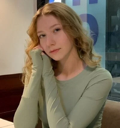 SunnivaCovil Stripchat Model