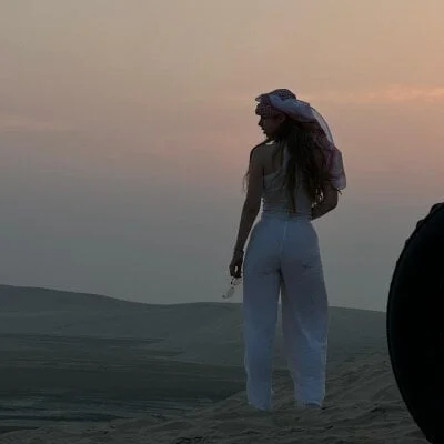 SunnyShiney Stripchat Model