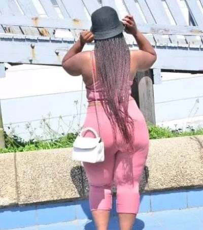 Thickbootykim Stripchat Model