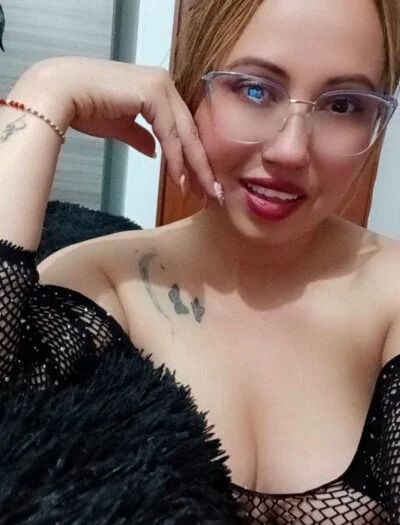 VIOLETA-25_ Stripchat Model