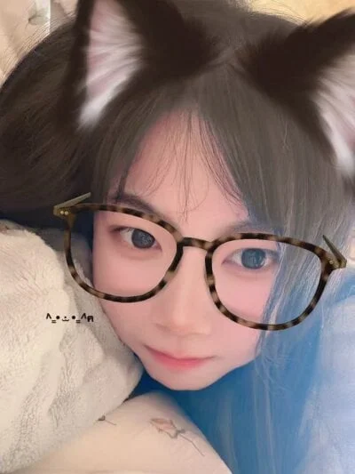 Xania_xx Stripchat Model