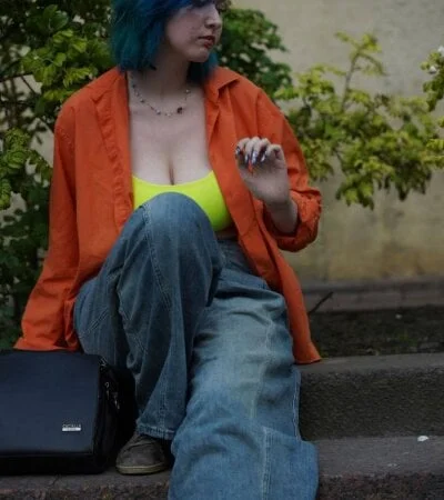 bluebeell Stripchat Model