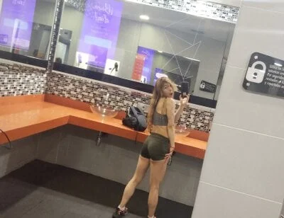 estrella_tasty Stripchat Model