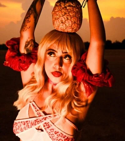 kiaraglam2 Stripchat Model