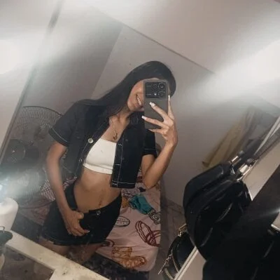 little_dolls11 Stripchat Model