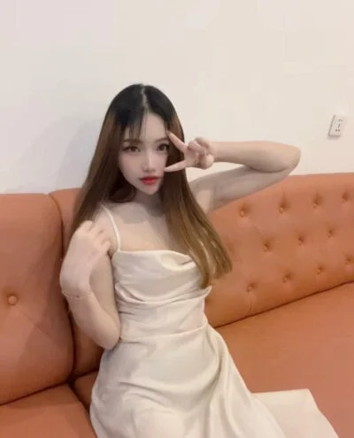 ll_aaa Stripchat Model