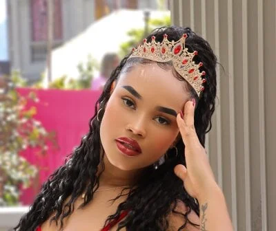 naia_blessed Stripchat Model