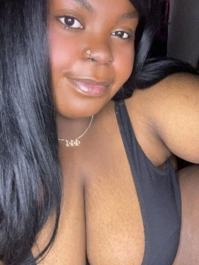 nylafromnextdoor Stripchat Model