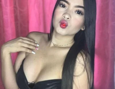 sweety_bombom Stripchat Model