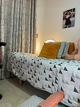 zafiro_mo0n Stripchat Model