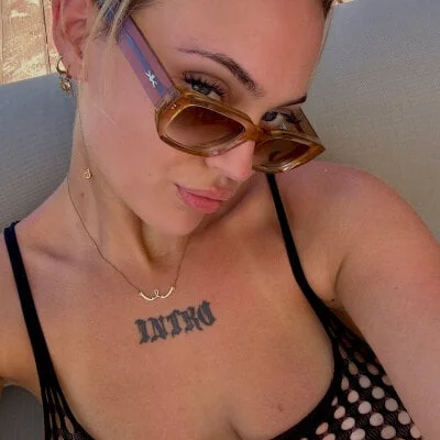 zoeypink Stripchat Model