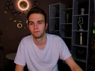 AstrenVillo Xlovecam Model