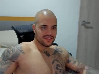 MedellynDark Xlovecam Model