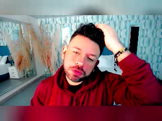 TonyGlams Xlovecam Model